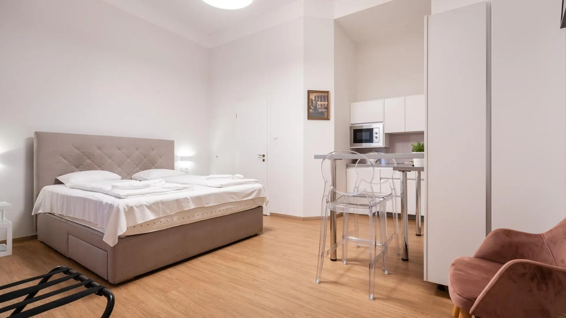 Apartment Klauzal Garden City Apartments- Studio K32 Budapest