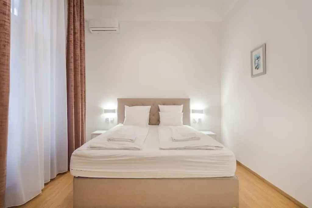 Klauzal Garden City Apartments- Studio K32 contacts