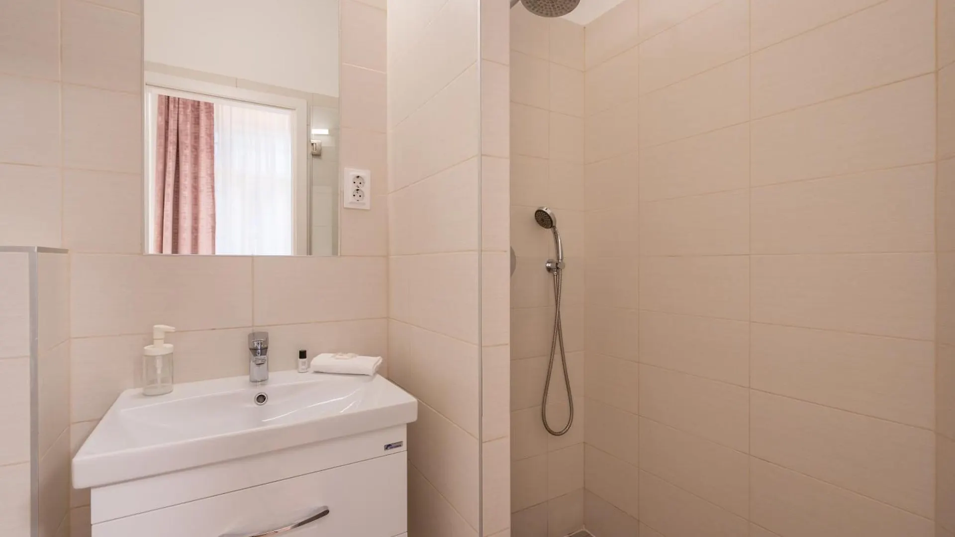 Apartment Klauzal Garden City Apartments- Studio K32 Budapest