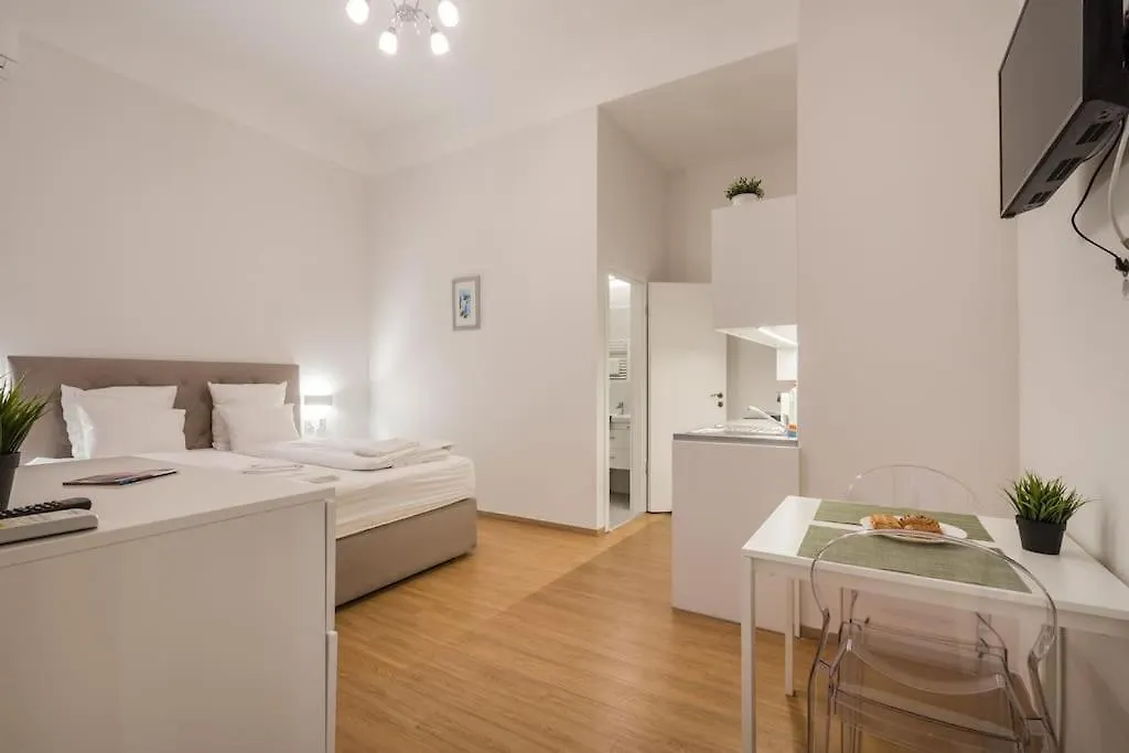 Klauzal Garden City Apartments- Studio K32 Budapest Hungary
